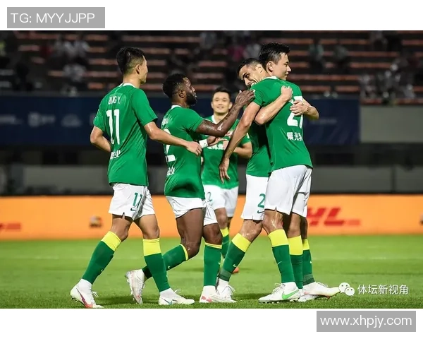 上海足球队在邀请赛中强势领跑积分榜斩获100分展现冠军实力 上海足球队在邀请赛中强势领跑积分榜斩获100分展现冠军实力